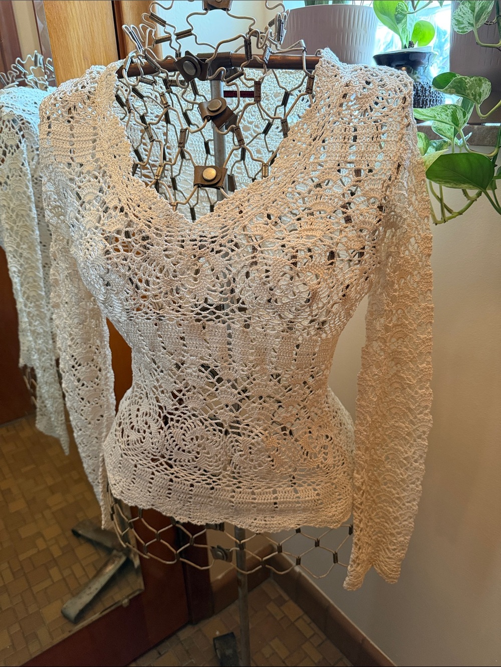 Vintage 90s/early 00s Crochet Lightweight 55% Silk Top Amazing Cond (2) XS & S